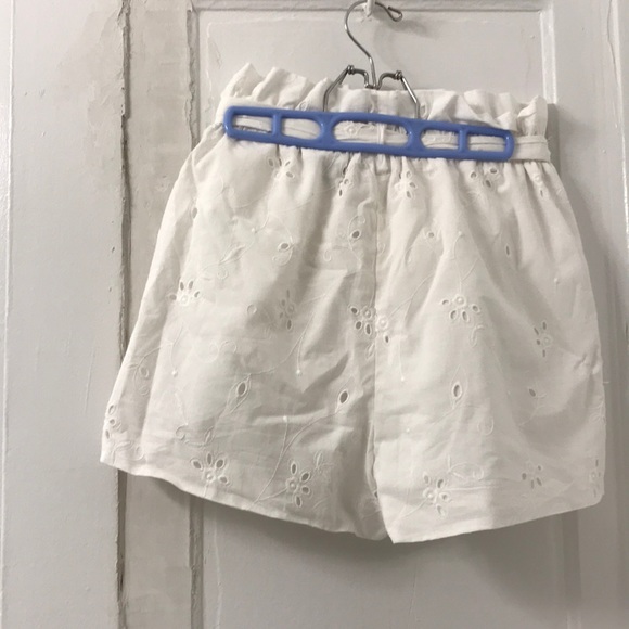 Express Extreme High Rise shorts - Picture 3 of 4